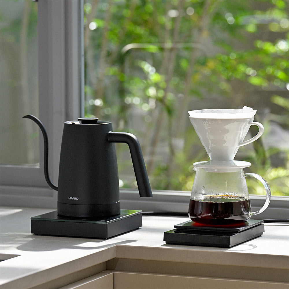 Hario Lyra Electric Coffee Drip Kettle (800ml) - Black  + FREE Meteor Filter Papers
